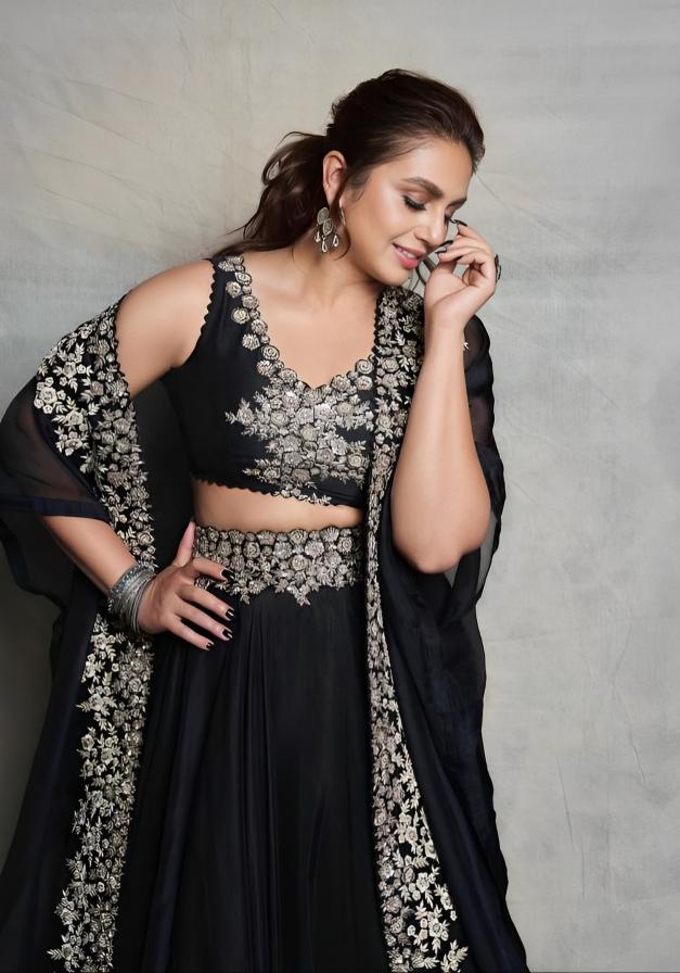Huma Qureshi: Inspiring body positivity one traditional look at a time